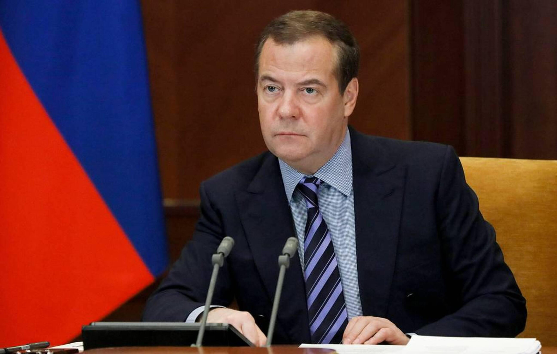 Ông Medvedev: Gây hấn với cường quốc hạt nhân là điều điên rồ - 1