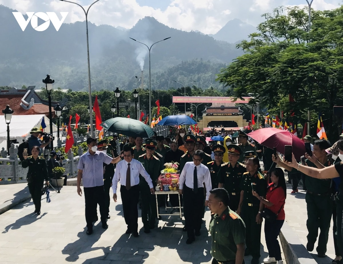 truy điệu và an táng 10 hài cốt liệt sỹ tại nghĩa trang vị xuyên hình ảnh 1 truy dieu va an tang 10 hai cot liet sy tai nghia trang vi xuyen hinh anh 1
