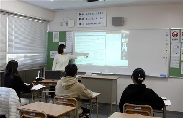 Trao Quỹ khuyến học VAK cho người Việt có thành tích học tập tốt tại Fukuoka (Nhật Bản) - ảnh 1