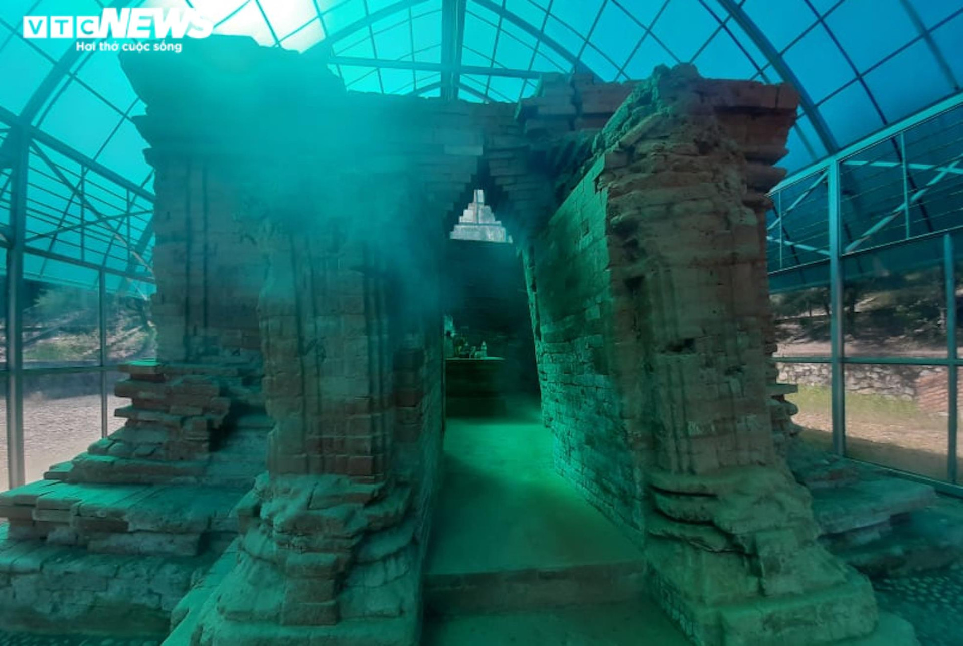 Bên trong tháp cổ chôn sâu dưới lòng đất được công nhận kỷ lục thế giới ở Huế - 6