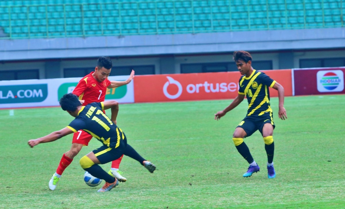 trực tiếp u19 việt nam 0-0 u19 malaysia thế trận đôi công hình ảnh 1 truc tiep u19 viet nam 0-0 u19 malaysia the tran doi cong hinh anh 1