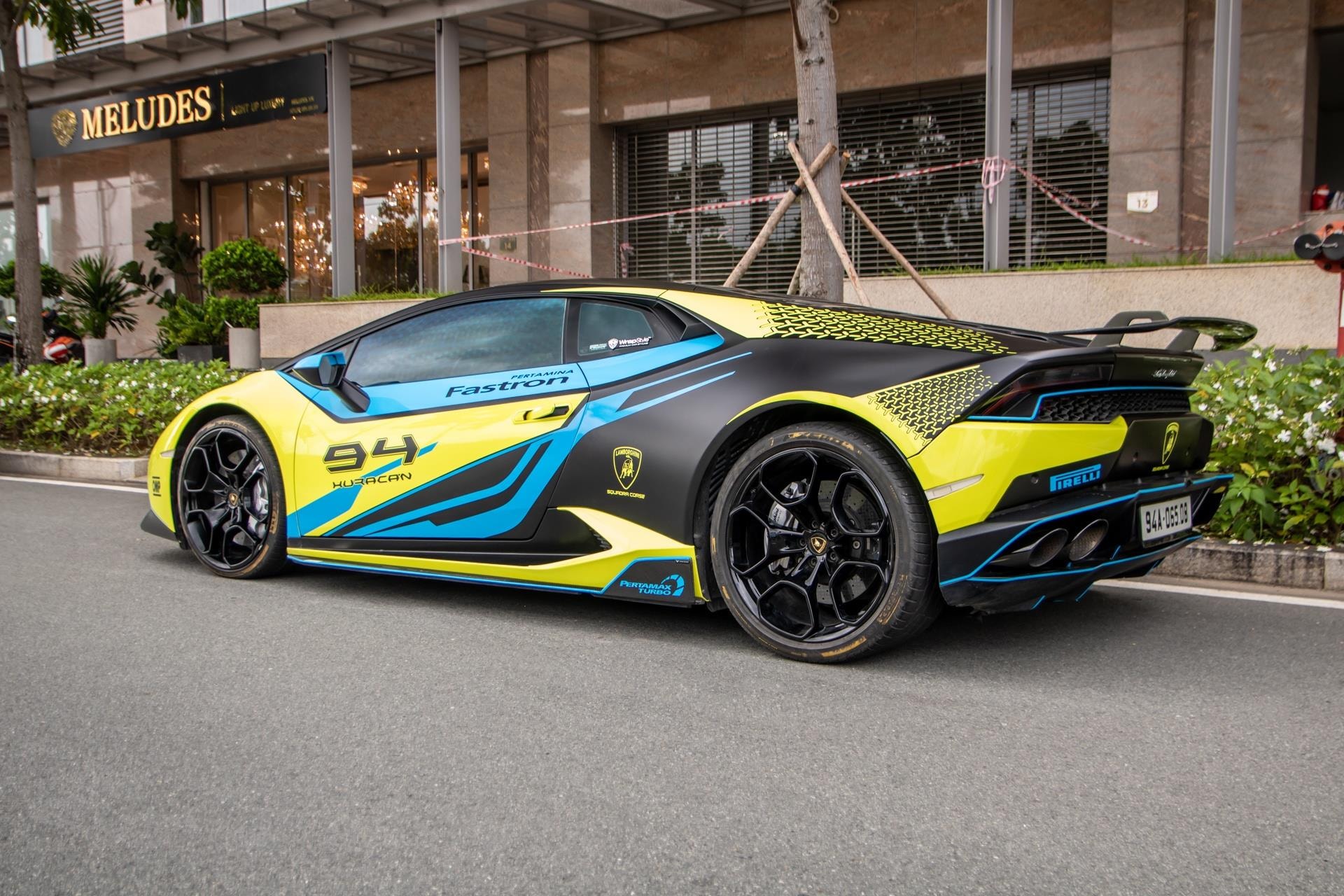 Lamborghini Huracan được làm mới theo phong cách xe đua tại TP.HCM - 7