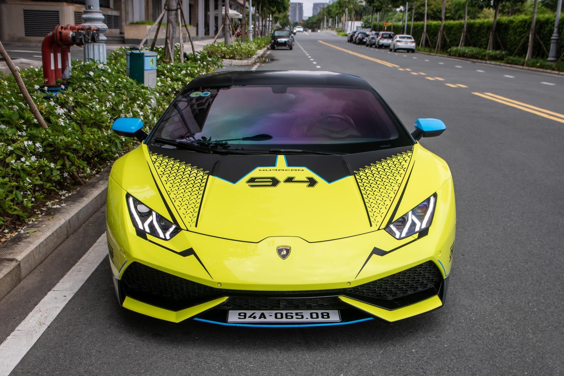 Lamborghini Huracan được làm mới theo phong cách xe đua tại TP.HCM - 3