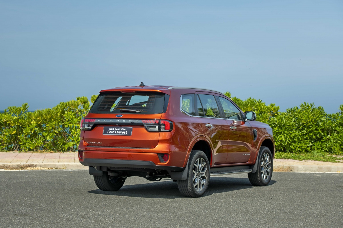 ford everest the he moi tai sac ven toan hinh anh 4