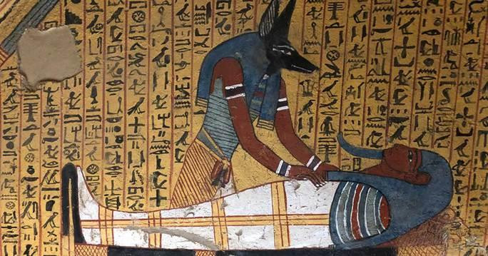 Quét xác ướp cô gái Ai Cập 2.700 tuổi, bộ xương khiến các nhà khoa học bất ngờ - 1