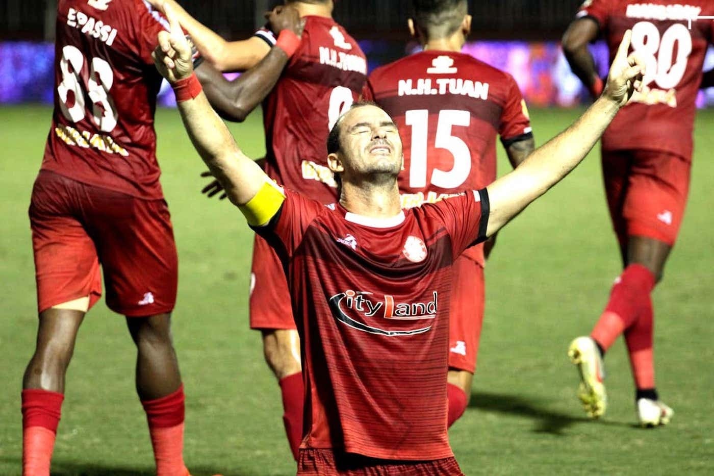 Huỳnh Kesley và những cầu thủ lớn tuổi nhất tại V-League 2022  - 1