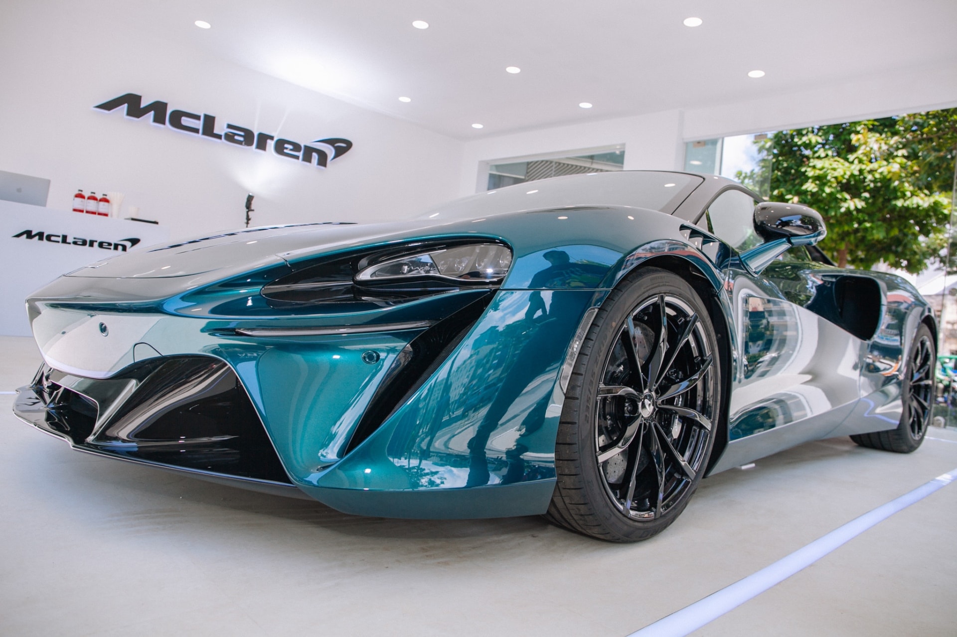 Cận cảnh siêu xe McLaren Artura hơn 14 tỷ đồng vừa về Việt Nam - 4