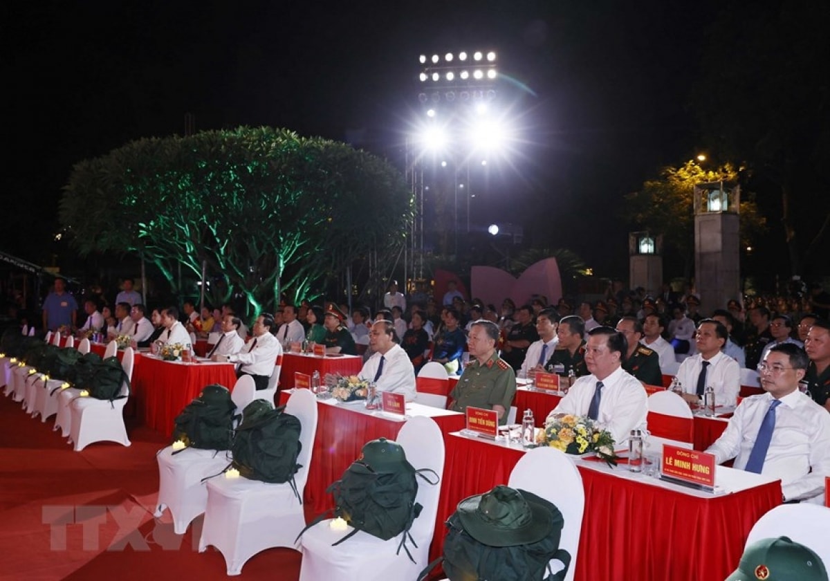 khúc tráng ca hòa bình - tri ân những người ngã xuống vì hòa bình của dân tộc hình ảnh 1 khuc trang ca hoa binh - tri an nhung nguoi nga xuong vi hoa binh cua dan toc hinh anh 1
