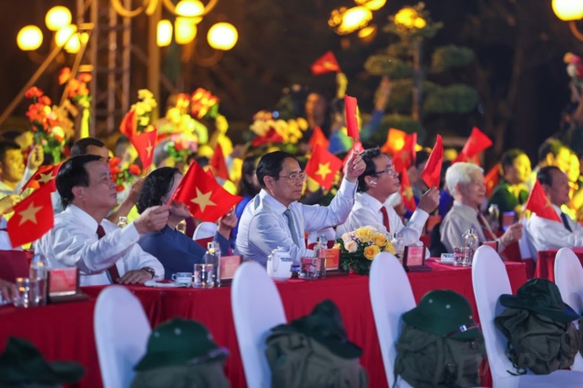  khuc trang ca hoa binh - tri an nhung nguoi nga xuong vi hoa binh cua dan toc hinh anh 2