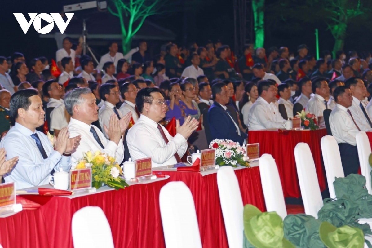 khúc tráng ca hòa bình - tri ân những người ngã xuống vì hòa bình của dân tộc hình ảnh 3 khuc trang ca hoa binh - tri an nhung nguoi nga xuong vi hoa binh cua dan toc hinh anh 3