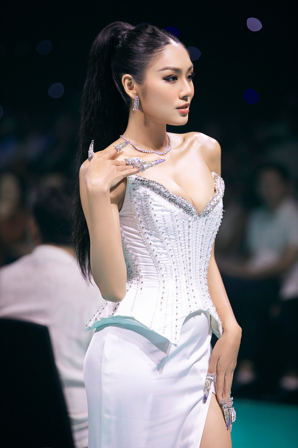 Top 3 Hoa hậu Hoàn vũ Việt Nam 2022 đọ thần thái khi cùng diễn vedette - 4