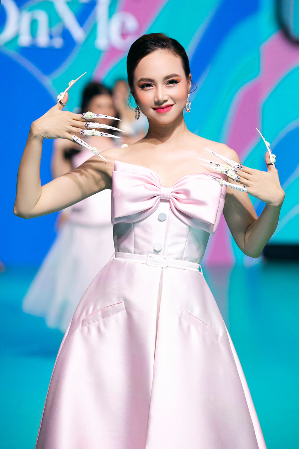 Top 3 Hoa hậu Hoàn vũ Việt Nam 2022 đọ thần thái khi cùng diễn vedette - 9