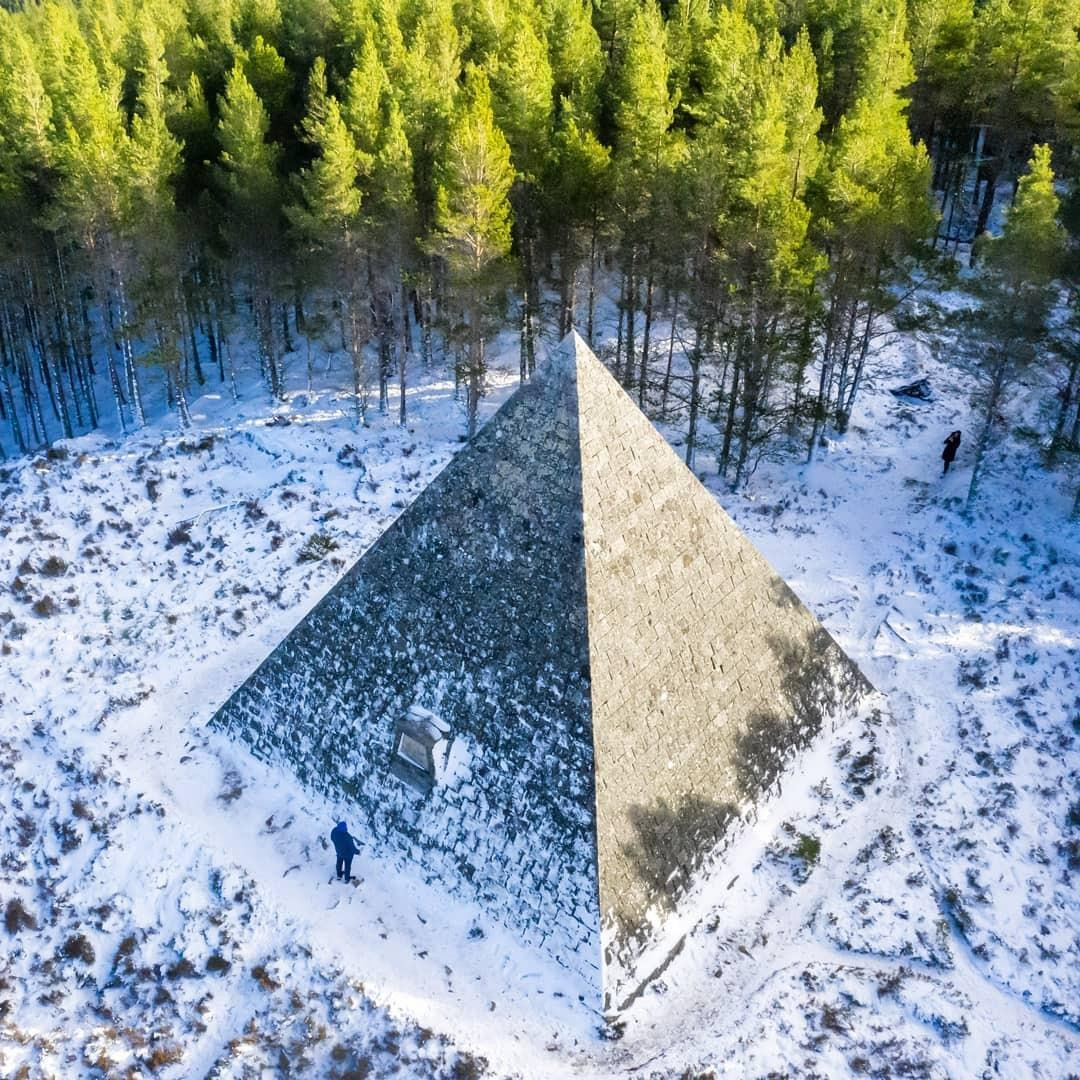 ‘Kim tự tháp bí mật’ ở Scotland ẩn giữa cánh rừng bạt ngàn - 6