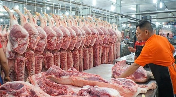 Giá thịt lợn cao đẩy CPI tháng 7 tăng 0,4% - 1