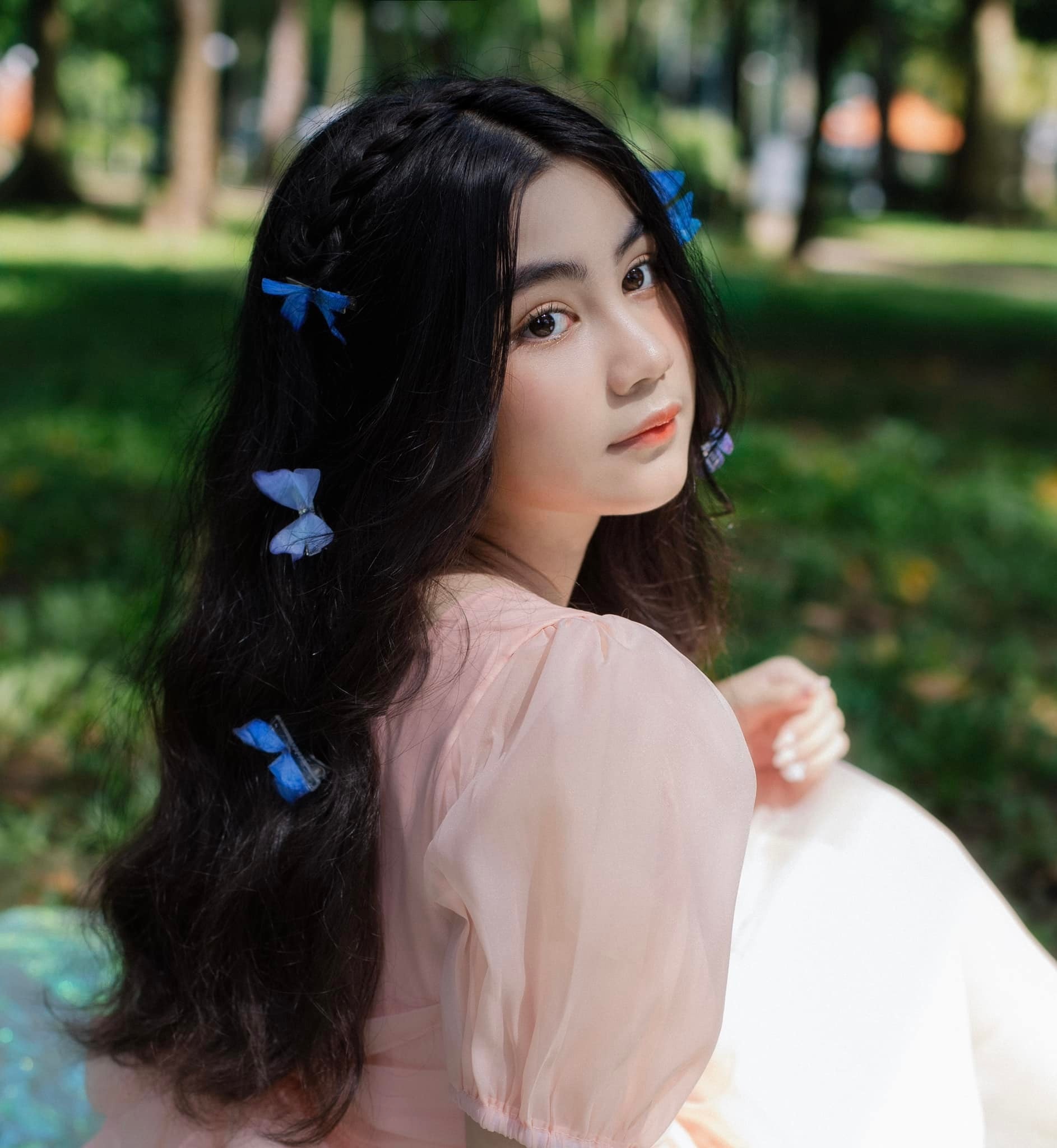 Con gái út 14 tuổi xinh như công chúa của MC Quyền Linh Con Gái Út 14 Tuổi Xinh Như Công Chúa Của Mc Quyền Linh