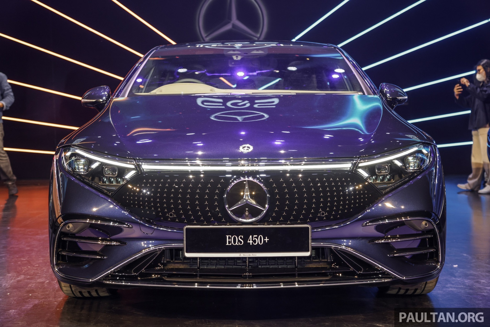 Xe điện Mercedes-Benz EQS ra mắt tại Malaysia, người dùng Việt mong chờ - 2