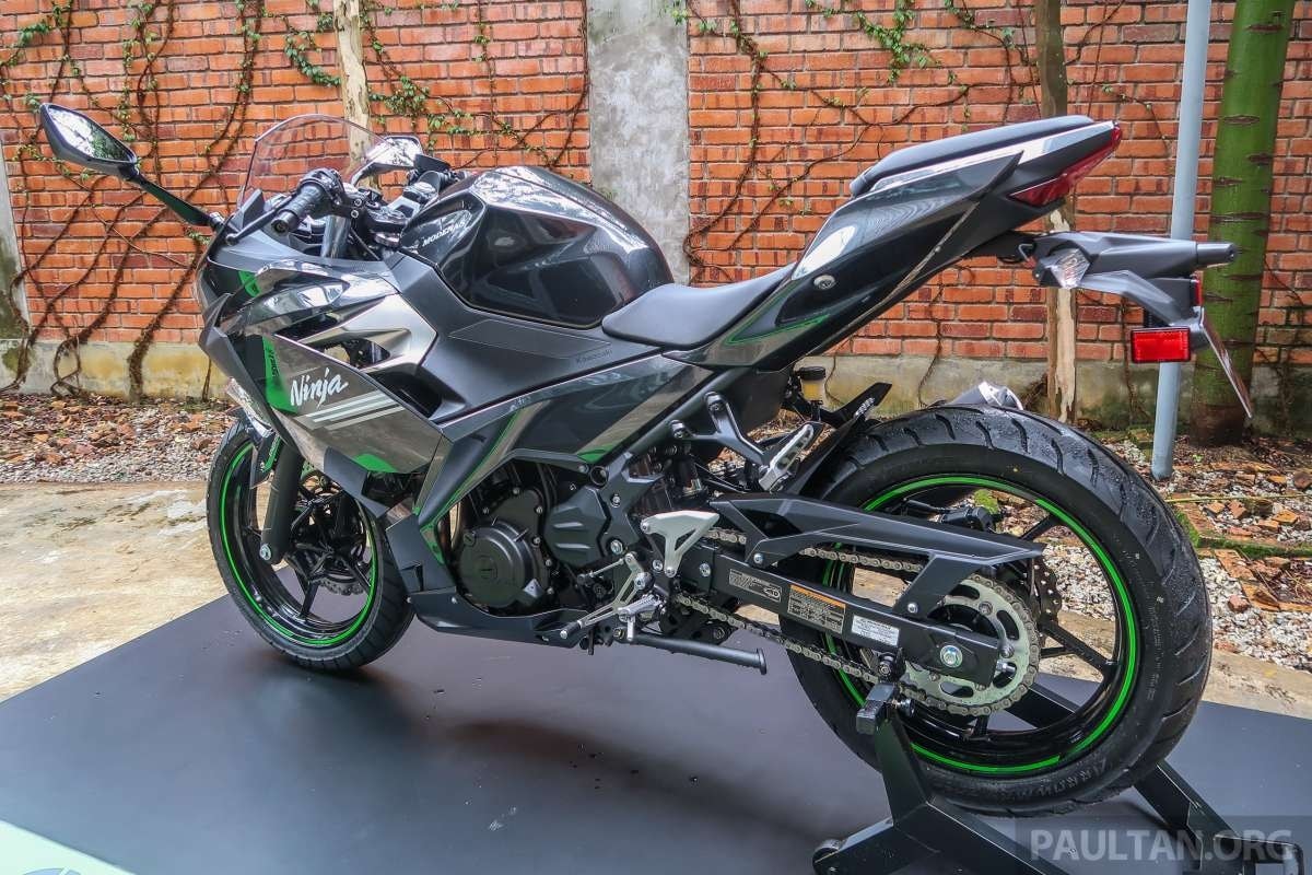 2022_modenas_ninja_250_abs_01.jpg