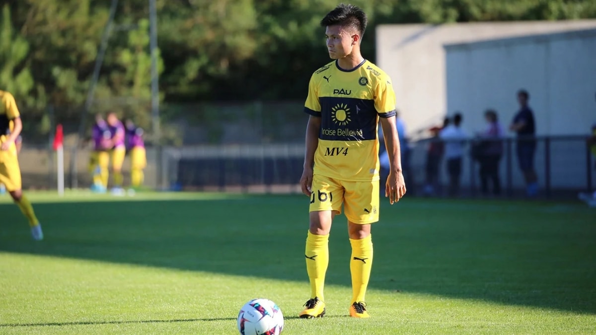 quang hai cung pau fc nhan tin vui bat ngo truoc vong 2 ligue 2 hinh anh 1