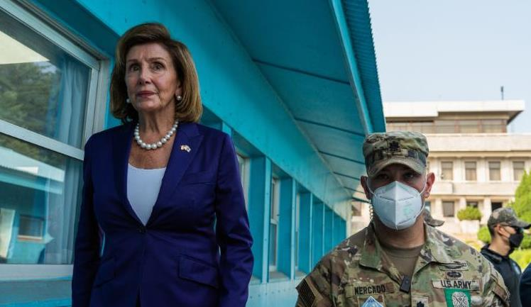 Bà Pelosi thăm biên giới liên Triều - 1