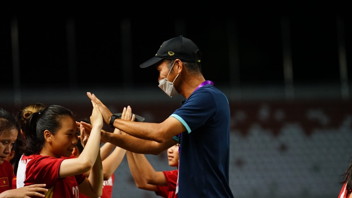 hlv akira nói điều bất ngờ khi u18 nữ việt nam thất bại trước australia hình ảnh 2 hlv akira noi dieu bat ngo khi u18 nu viet nam that bai truoc australia hinh anh 2
