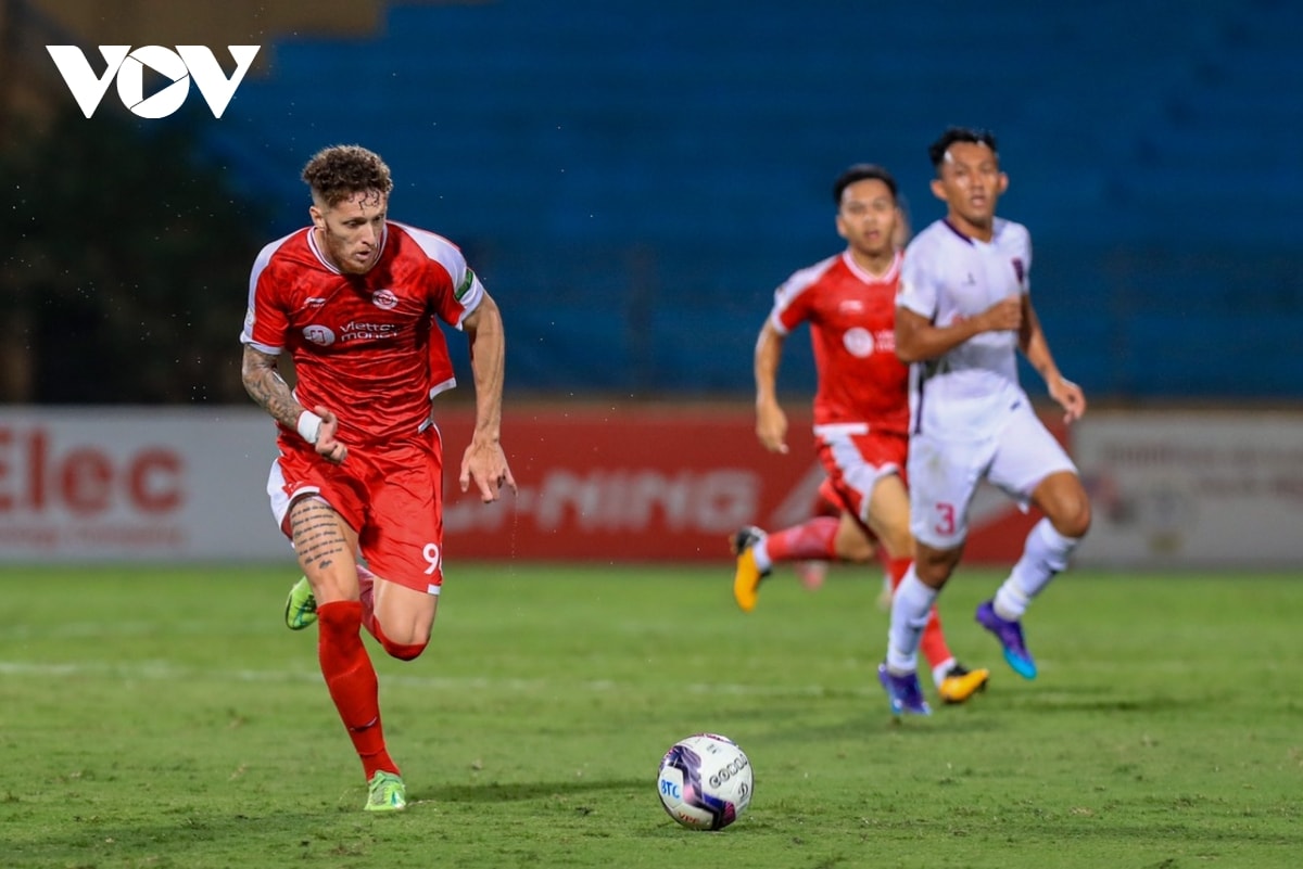 huynh kesley tai xuat, binh duong khien viettel fc chim sau vao khung hoang hinh anh 6