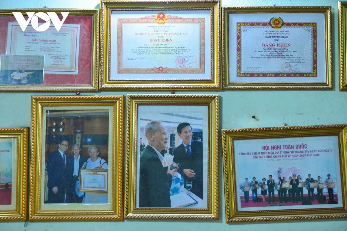 cụ ông 90 tuổi gây dựng thư viện 12.500 đầu sách phu c vu tre nho hình ảnh 5 cu ong 90 tuoi gay dung thu vien 12.500 dau sach phu c vu tre nho hinh anh 5