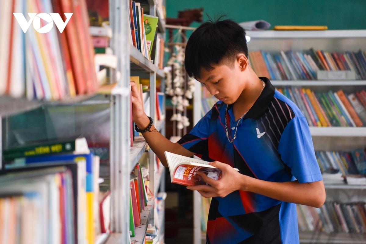 cụ ông 90 tuổi gây dựng thư viện 12.500 đầu sách phu c vu tre nho hình ảnh 4 cu ong 90 tuoi gay dung thu vien 12.500 dau sach phu c vu tre nho hinh anh 4