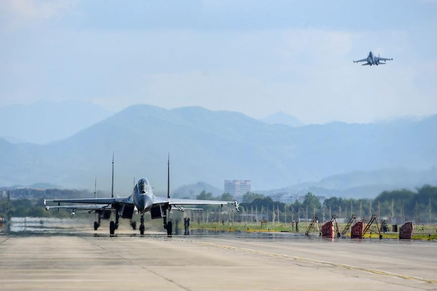 Trung Quốc giải thích lý do ngừng liên lạc quân sự với Mỹ - 1
