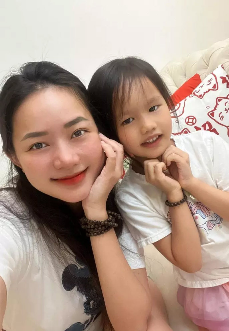 Sao Việt 11/8: Khoe con gái giống hệt bố, Phan Như Thảo bị trêu 'đẻ thuê' - 1