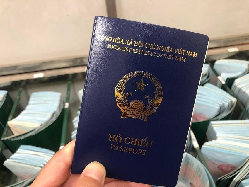 Đại sứ quán Mỹ ở Việt Nam khuyến cáo thêm bị chú nơi sinh vào hộ chiếu mẫu mới - 1