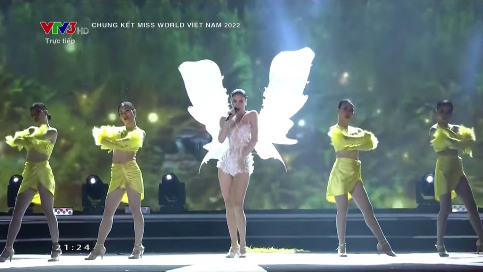 Trực tiếp Chung kết Miss World Vietnam 2022: Nam Em vào top 10 nhờ khán giả - 6