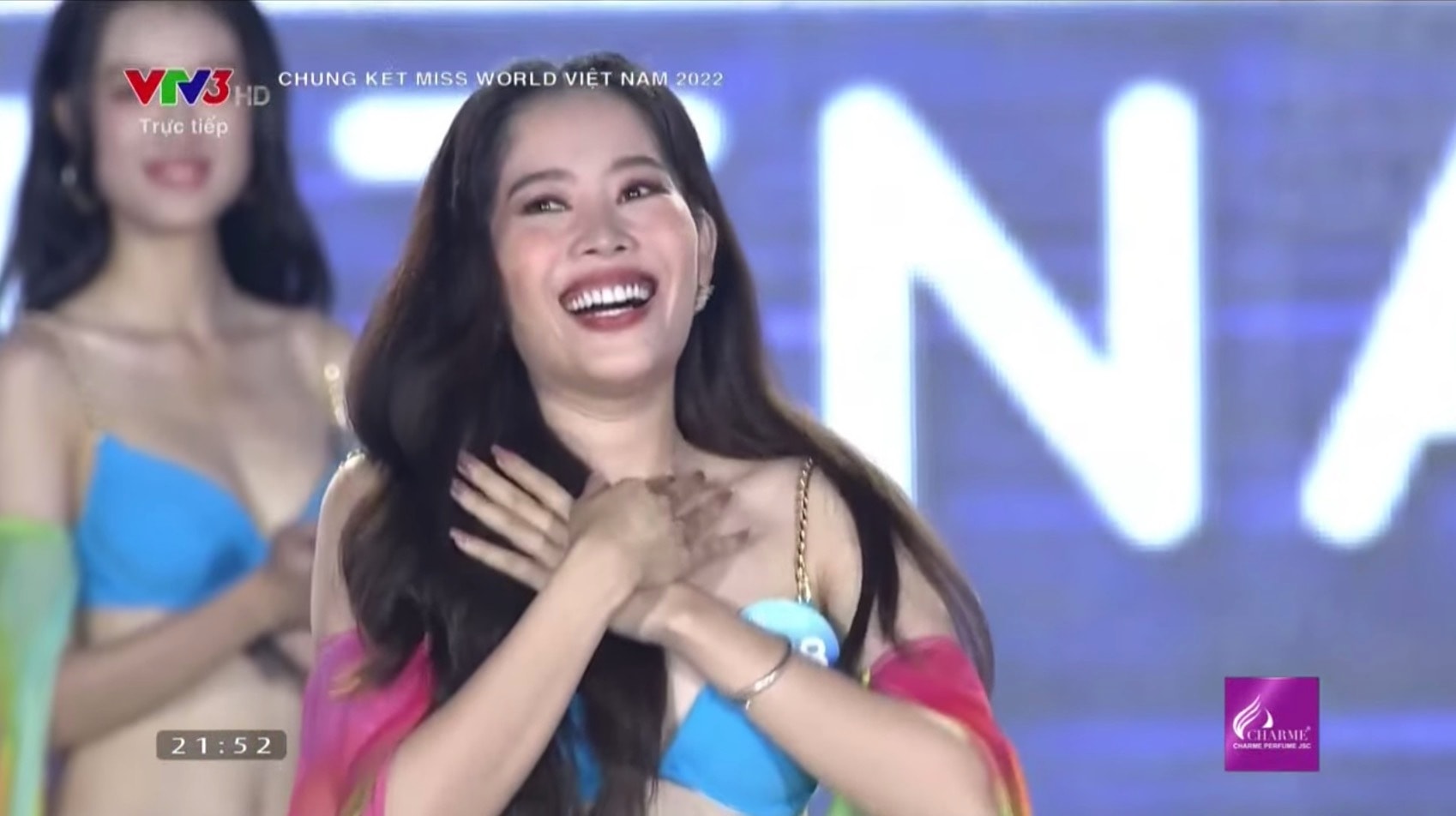 Trực tiếp Chung kết Miss World Vietnam 2022: Nam Em vào top 10 nhờ khán giả - 1