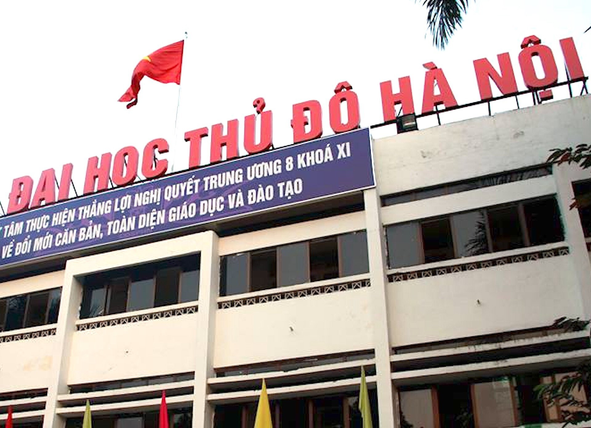 Sinh viên tố thầy giáo quấy rối tình dục, Đại học Thủ đô Hà Nội nói gì? - 1
