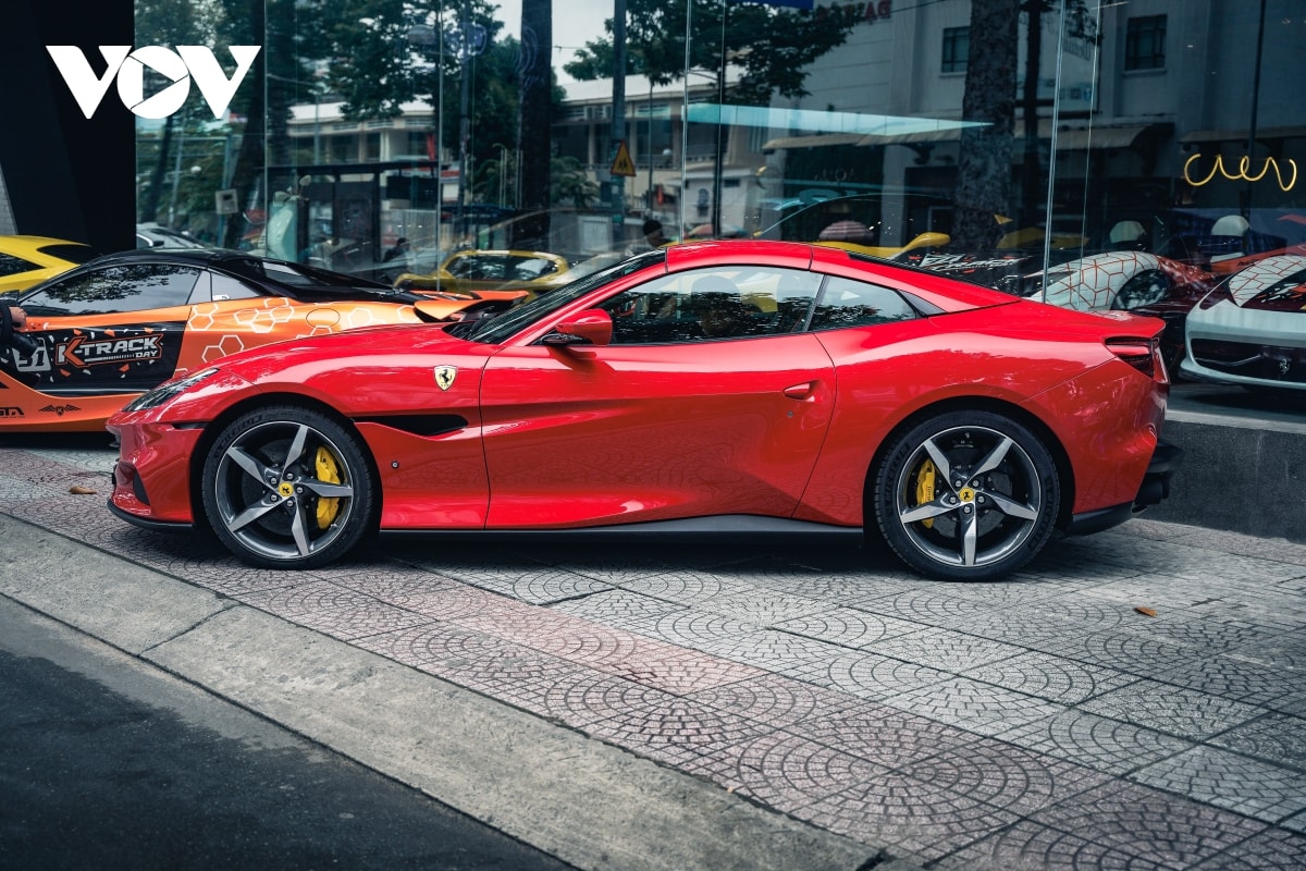 can canh ferrari portofino m hon 15 ty dong dau tien tai viet nam hinh anh 4