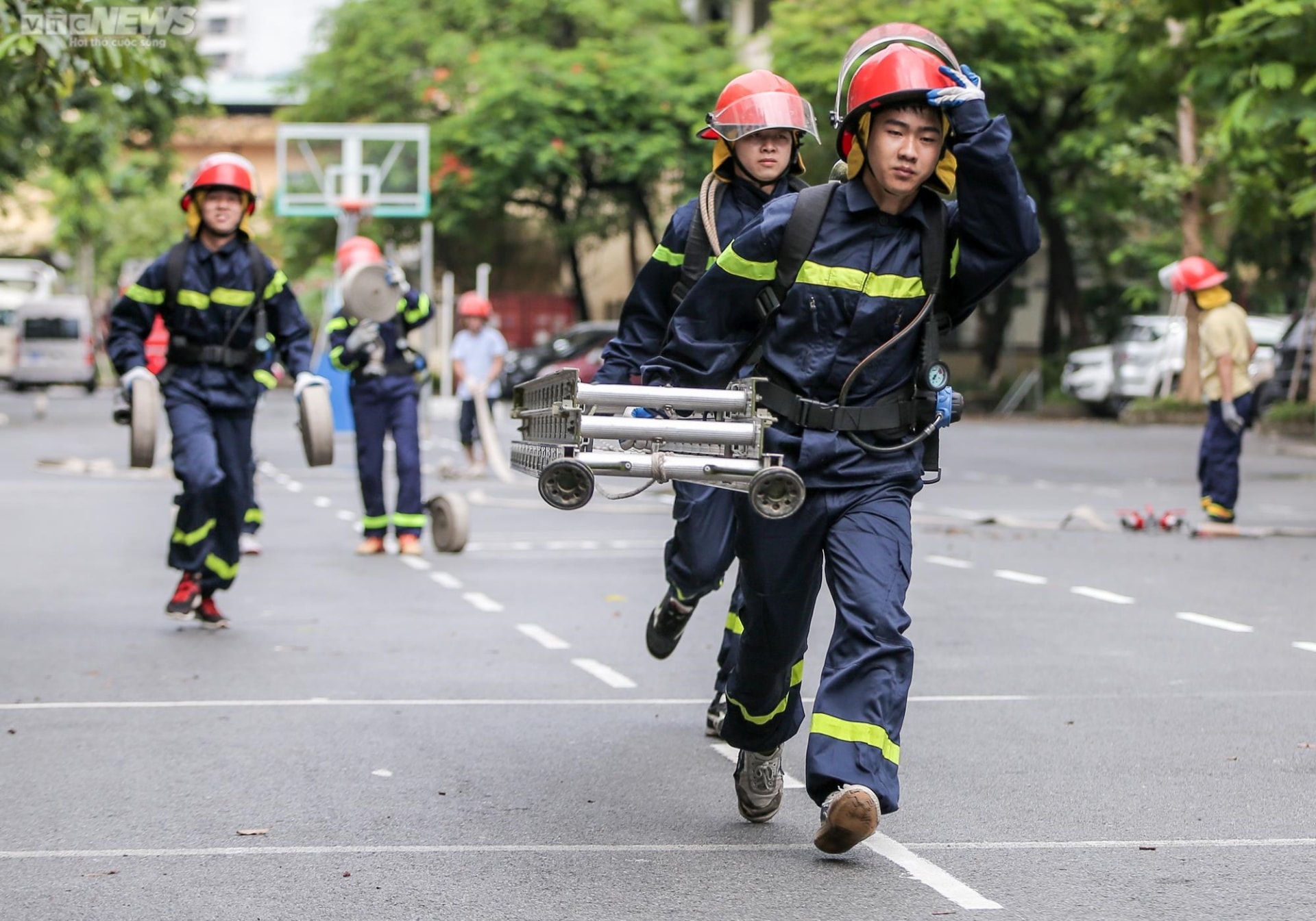 'Ngành Công an ai cũng thích, nhưng khoe tôi là lính cứu hoả chắc không nhiều' - 4