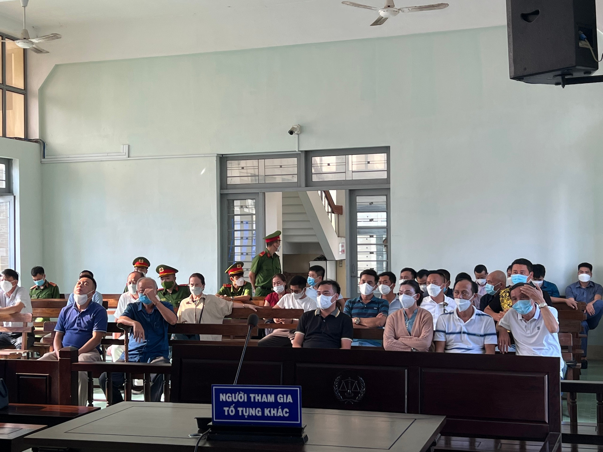 Trùm đường dây buôn lậu xăng dầu nghìn tỷ ở Bình Thuận bị tuyên án 14 năm tù - 3