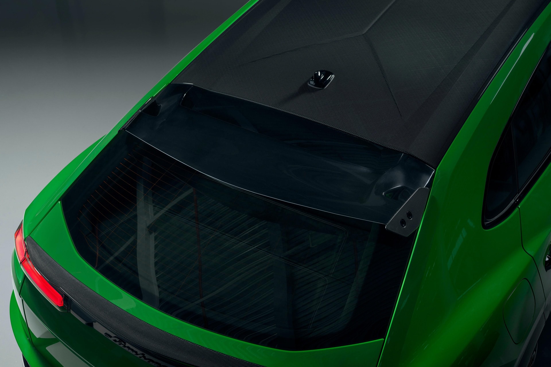 Lamborghini Urus Performante có giá 16,5 tỷ đồng tại Việt Nam - 10