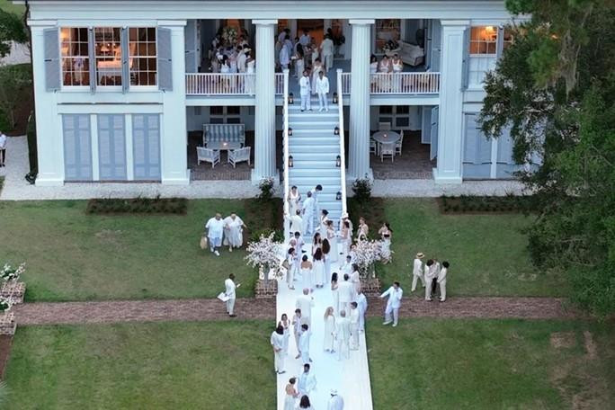 Đám cưới Jennifer Lopez và Ben Affleck ngập sắc trắng  - 4