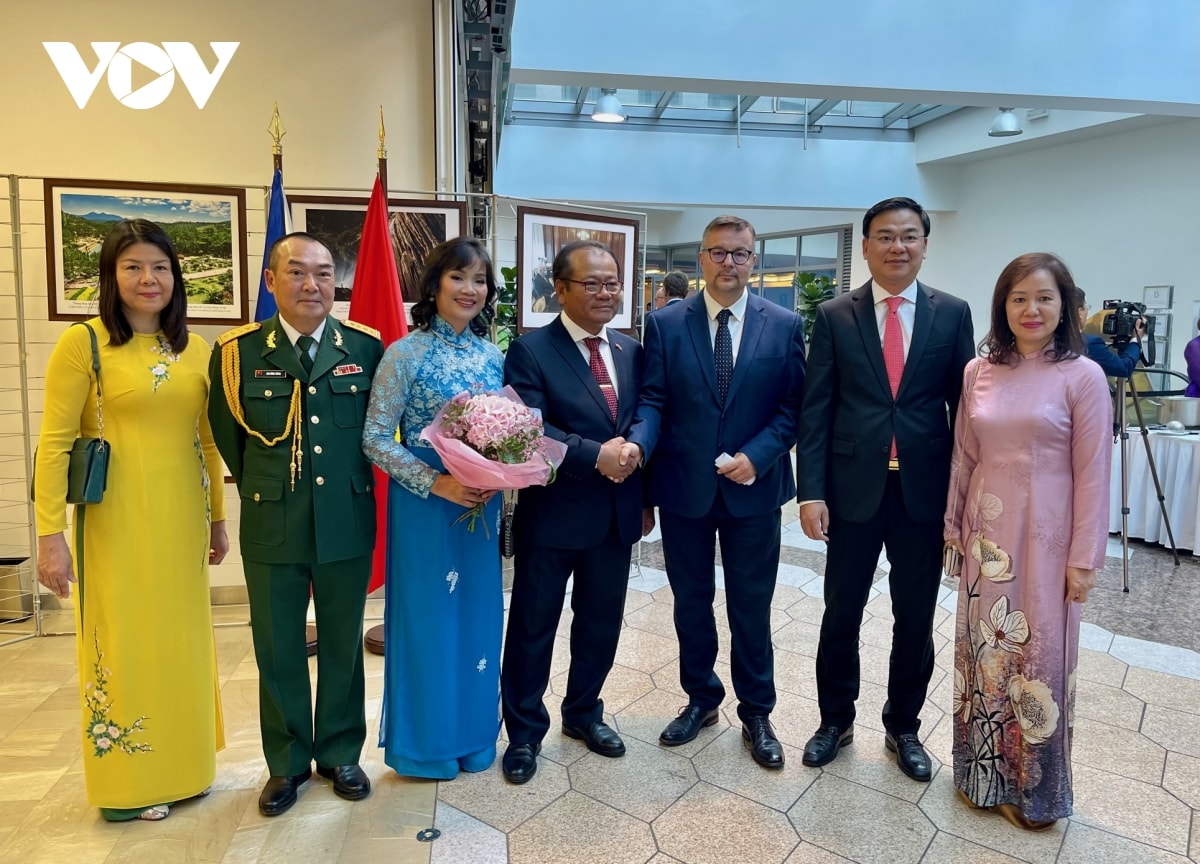 long trọng kỷ niệm 77 năm quốc khánh việt nam tại cộng hòa séc hình ảnh 1 long trong ky niem 77 nam quoc khanh viet nam tai cong hoa sec hinh anh 1