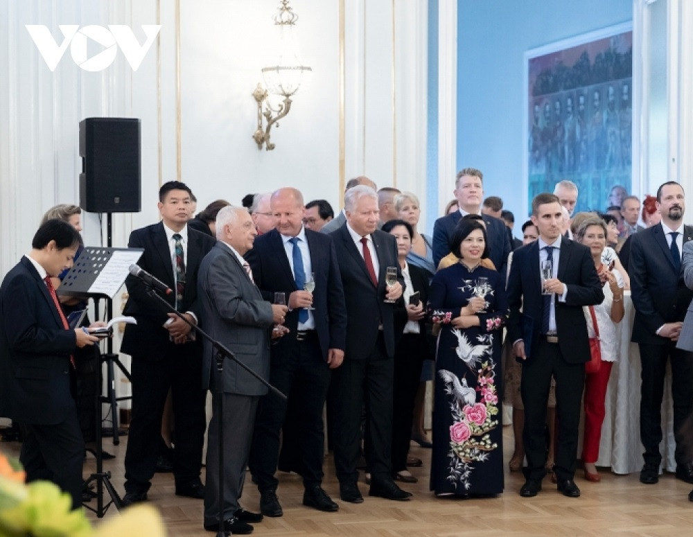 Đại sứ quán Việt Nam tại Hungary kỷ niệm 77 năm Quốc khánh 2/9 - ảnh 2