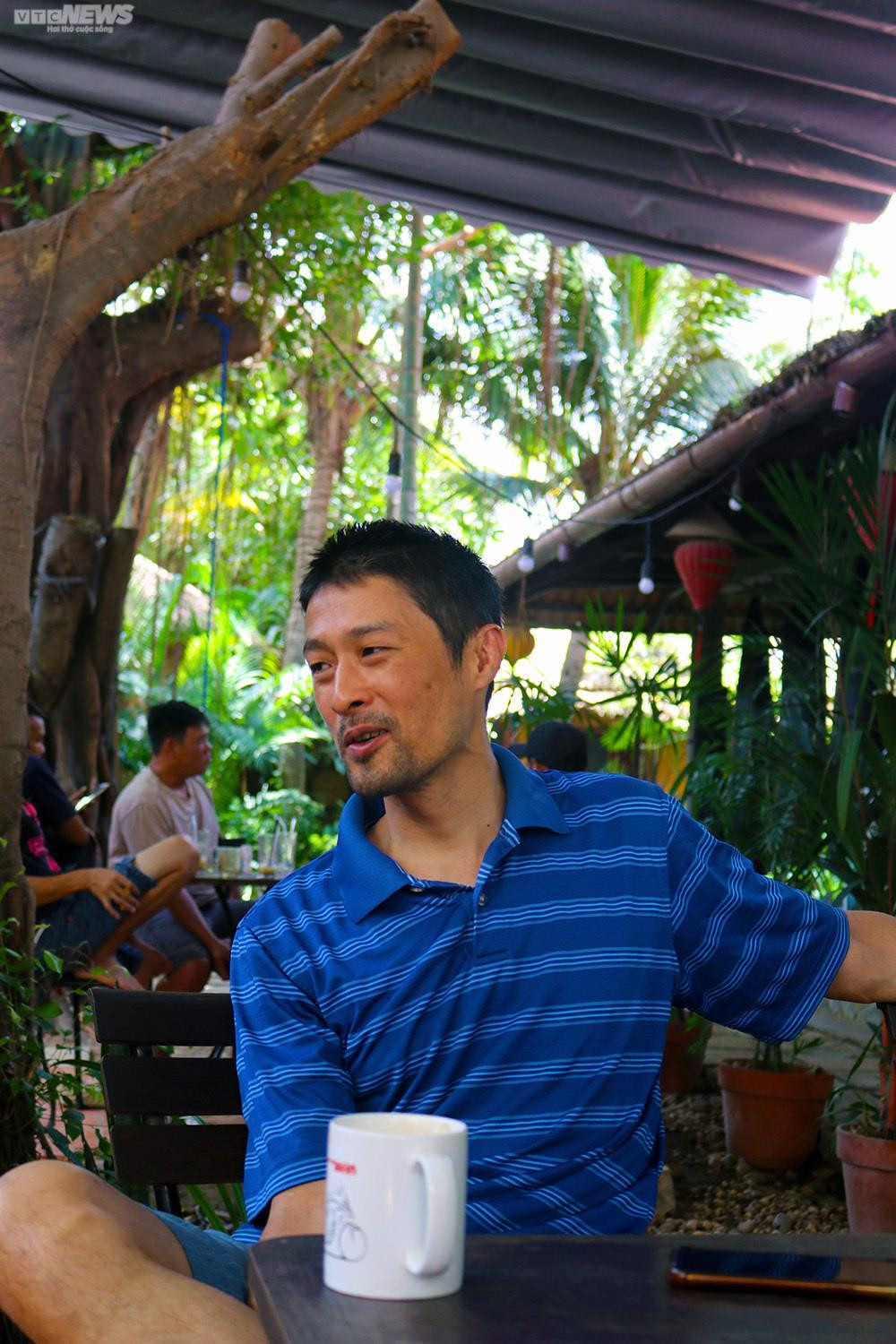 Johnny Trí Nguyễn: 'Ai cũng sợ bị già đi nhưng tôi thì không' - 4