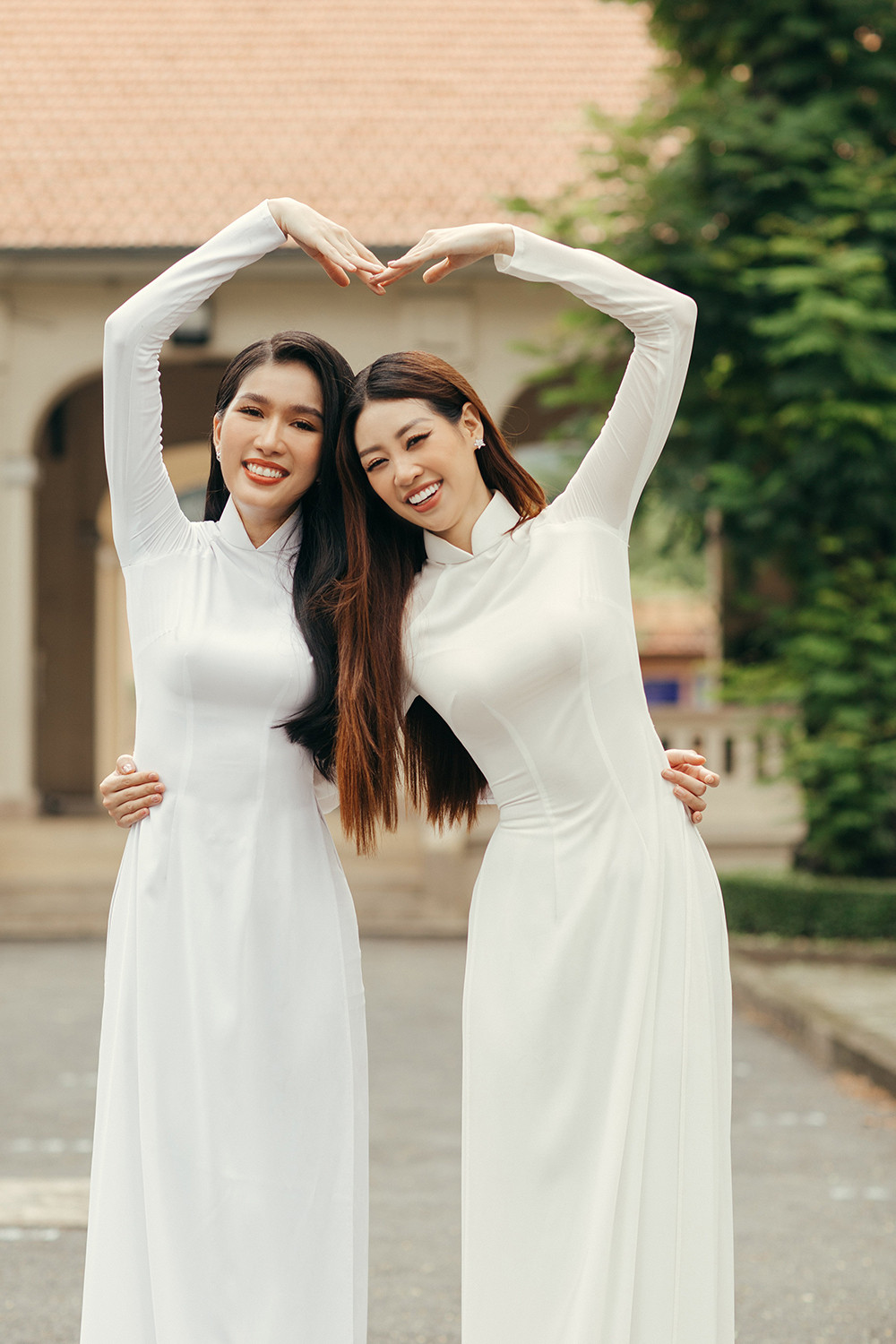 Mừng khai giảng, Khánh Vân, Phương Anh diện áo dài trắng tái hiện tuổi học trò - 3