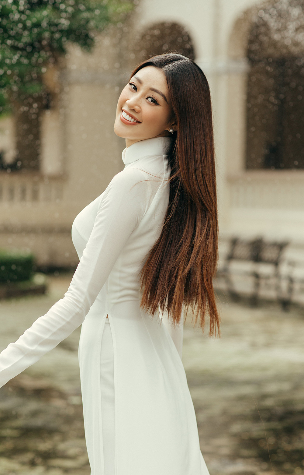 Mừng khai giảng, Khánh Vân, Phương Anh diện áo dài trắng tái hiện tuổi học trò - 7