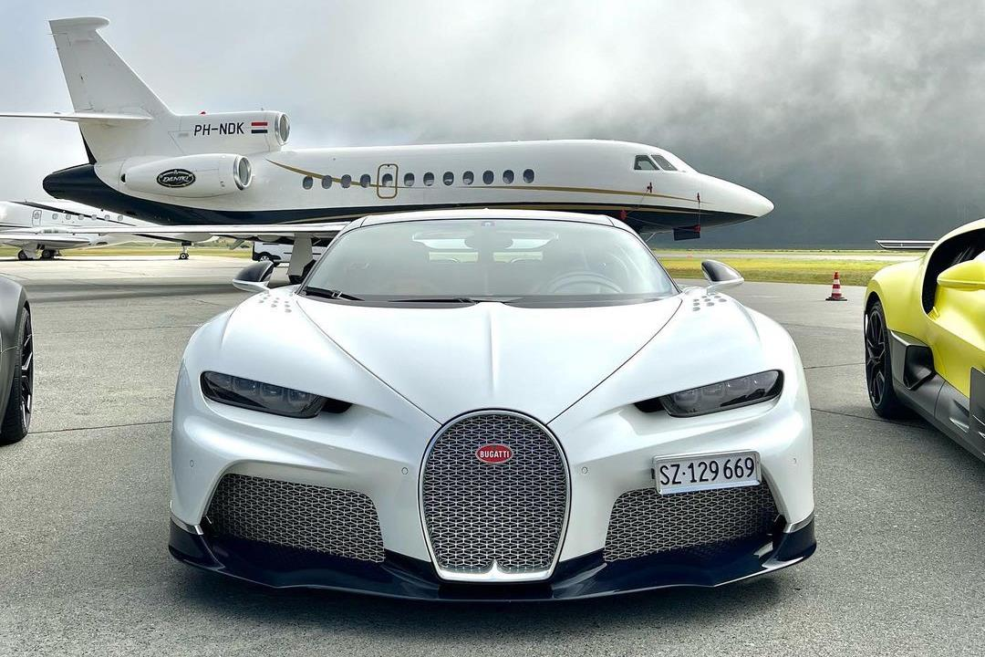 Dàn Bugatti hàng hiếm tụ họp tại độ cao 1.800 m - 29