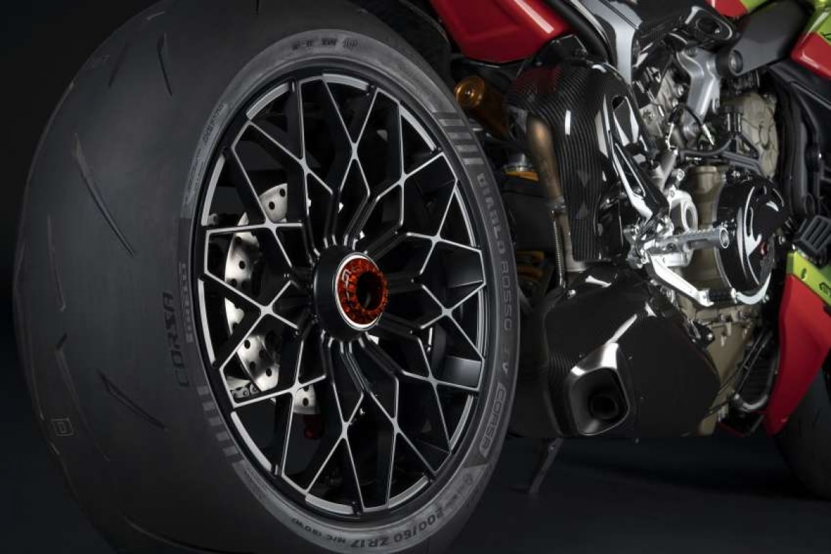 ducati streetfighter v4 lamborghini 2022 phien ban gioi han duoc ra mat hinh anh 7