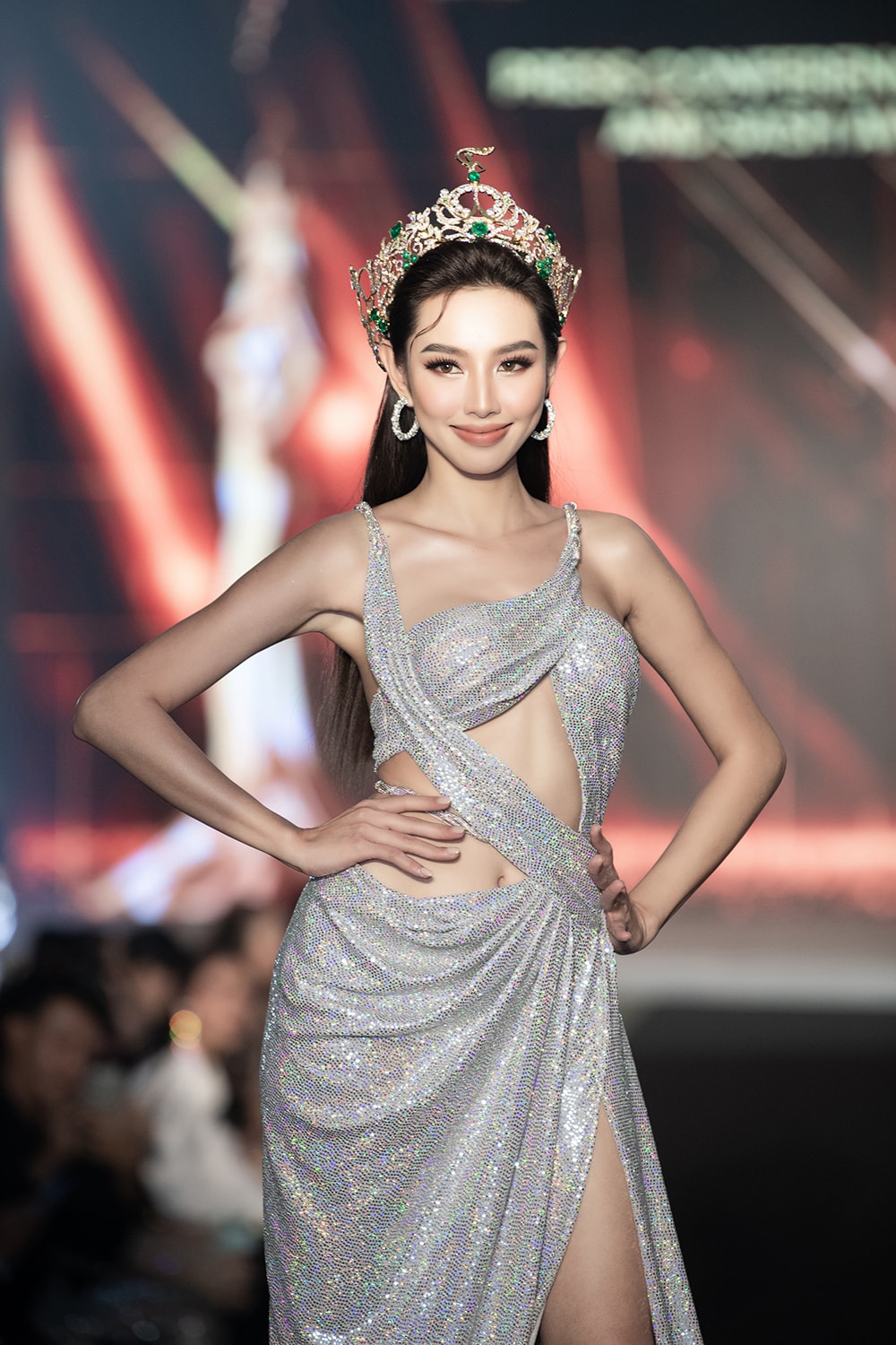 'Bà trùm hoa hậu' Kim Dung: Mong công an công bố rõ danh tính người đẹp bán dâm - 2