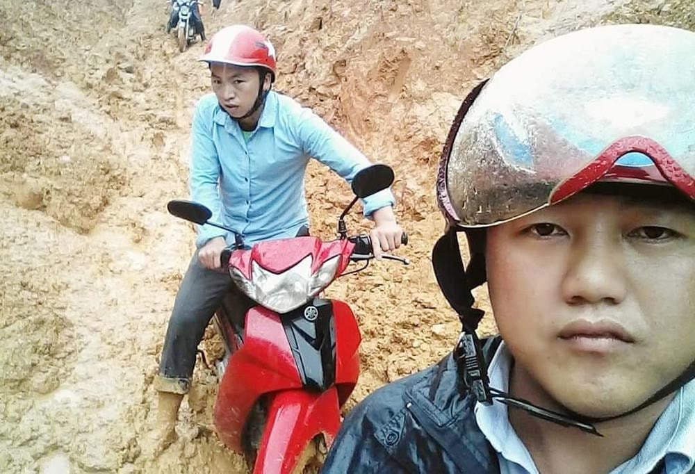 Xúc động hình ảnh đường đến trường của các thầy giáo vùng cao - 4