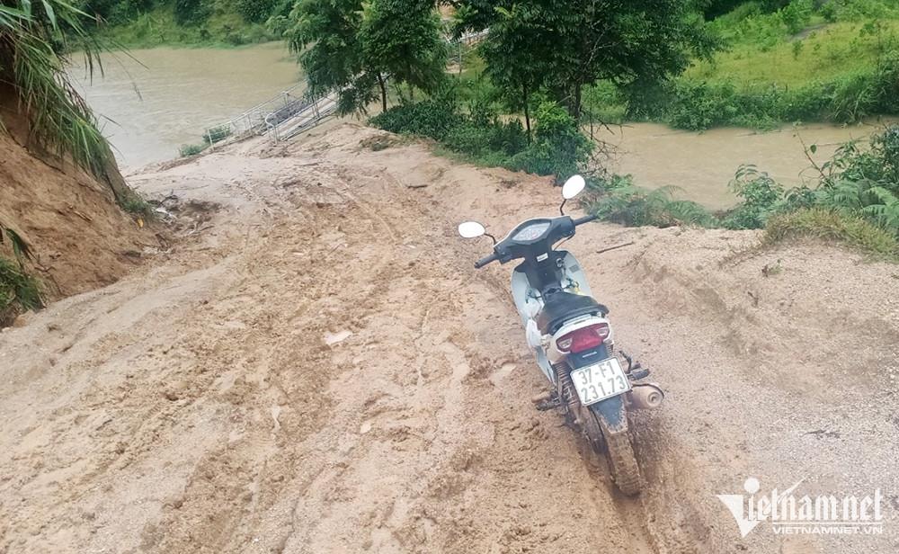 Xúc động hình ảnh đường đến trường của các thầy giáo vùng cao - 2