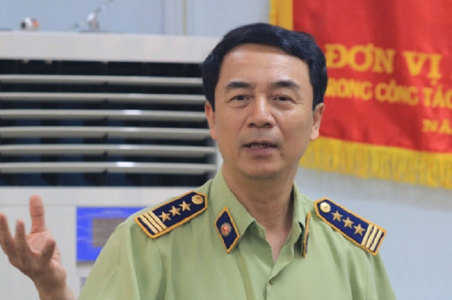 Cựu Cục phó quản lý thị trường Trần Hùng nhận 300 triệu của nhóm buôn sách giả - 1