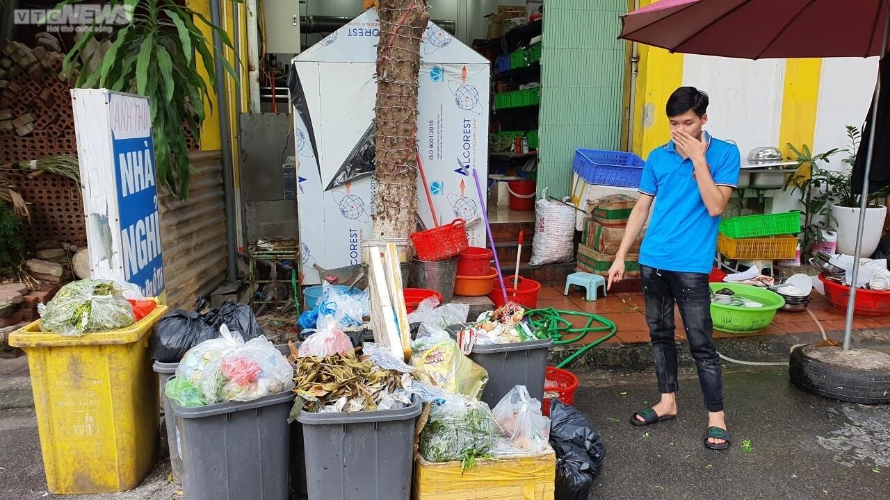 Công nhân vệ sinh môi trường bỏ việc, đường phố Bắc Ninh ngập rác thải - 7